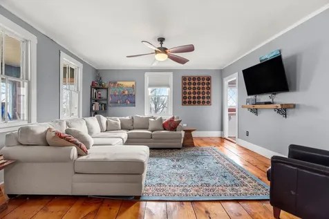 240 Main Avenue South Hampton NH 03827