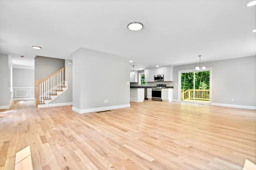 4 Lorelai Way Nashua NH 03062