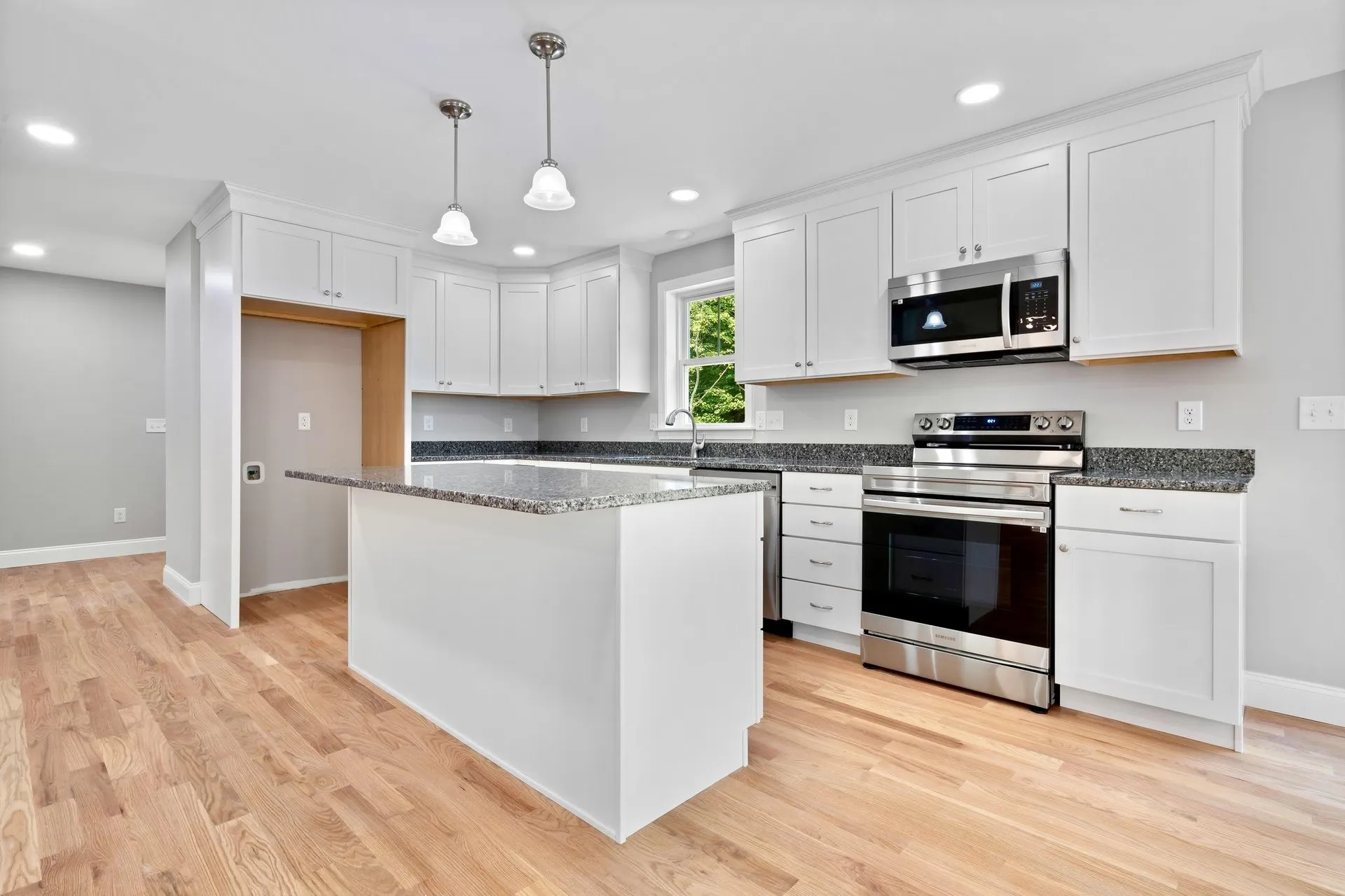 4 Lorelai Way Nashua NH 03062