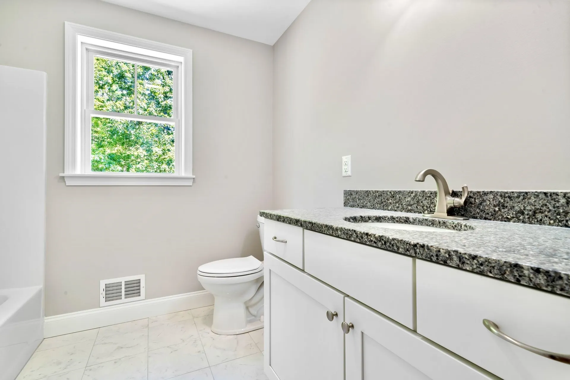 4 Lorelai Way Nashua NH 03062