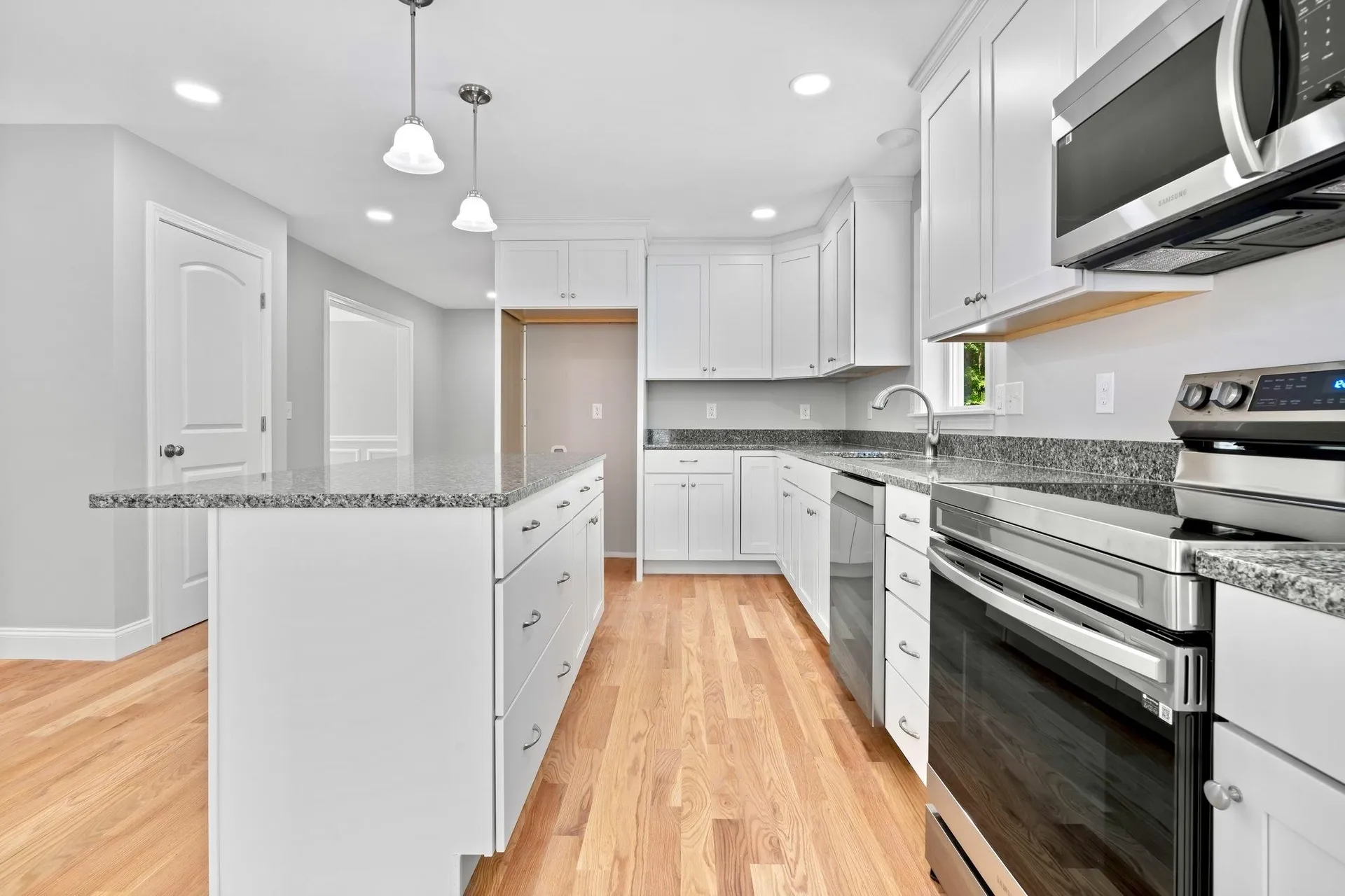 4 Lorelai Way Nashua NH 03062