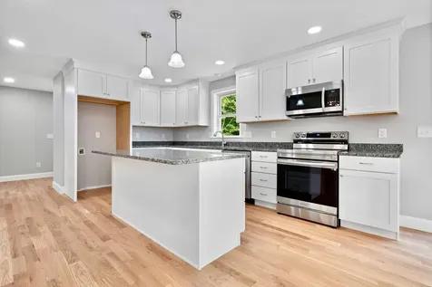 4 Lorelai Way Nashua NH 03062