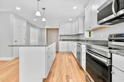 4 Lorelai Way Nashua NH 03062