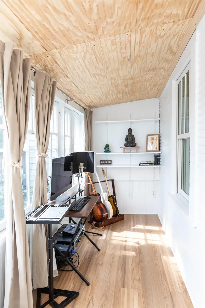 18 Grove Street Burlington VT 05401