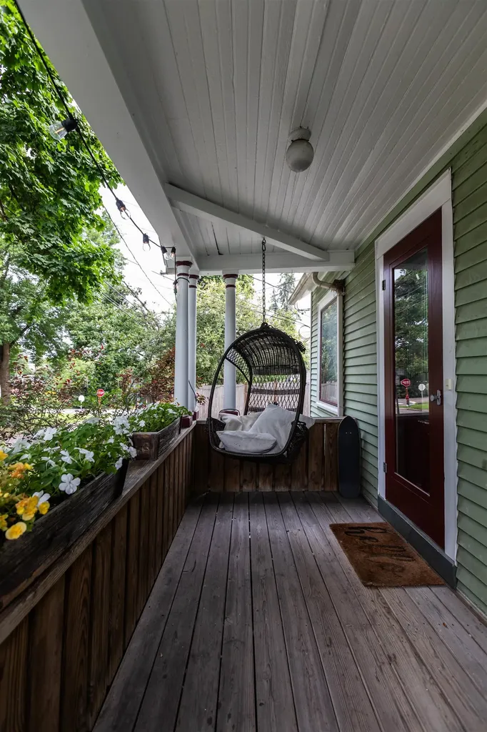 18 Grove Street Burlington VT 05401