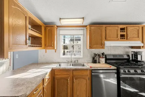 26 Alison Drive Seabrook NH 03874