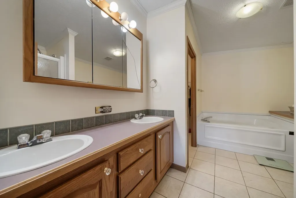 25 Serenity Way Manchester NH 03104