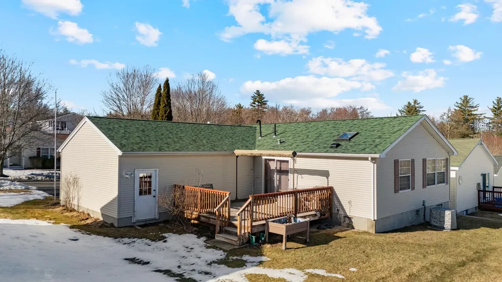 25 Serenity Way Manchester NH 03104