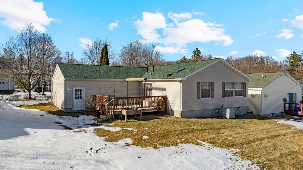 25 Serenity Way Manchester NH 03104