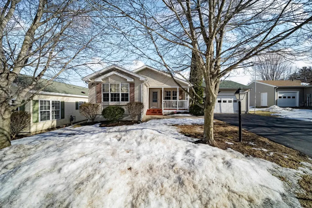 25 Serenity Way Manchester NH 03104