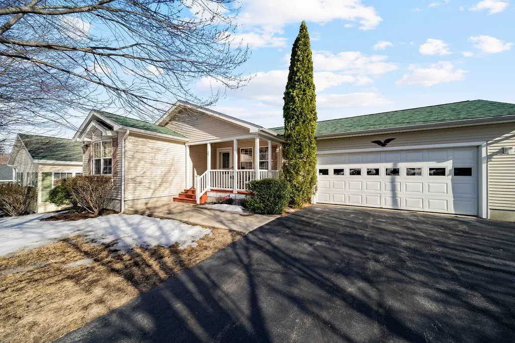 25 Serenity Way Manchester NH 03104