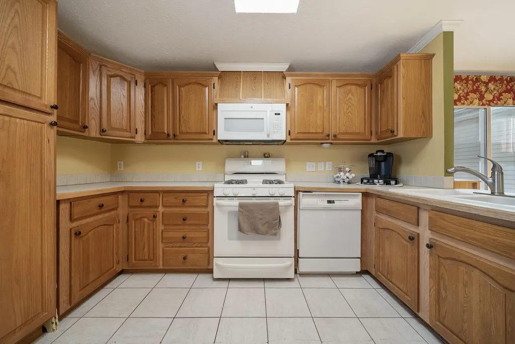 25 Serenity Way Manchester NH 03104