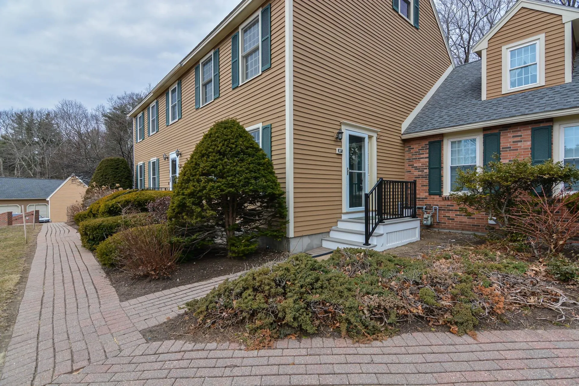 27 Seaver Brook Lane Plaistow NH 03865