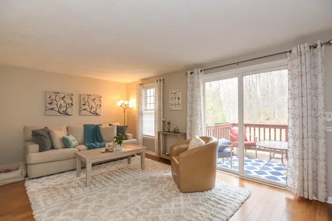 27 Seaver Brook Lane Plaistow NH 03865