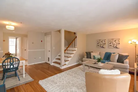 27 Seaver Brook Lane Plaistow NH 03865