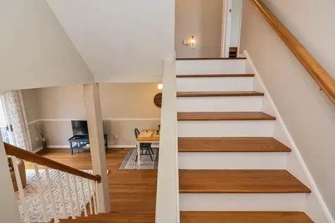 27 Seaver Brook Lane Plaistow NH 03865