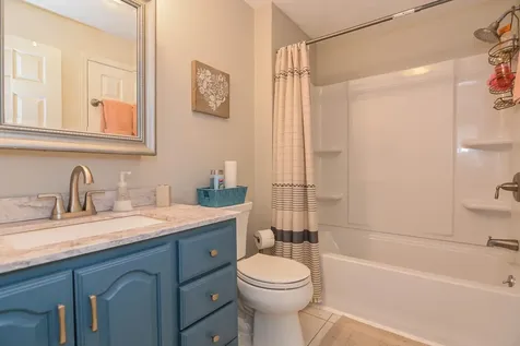 27 Seaver Brook Lane Plaistow NH 03865