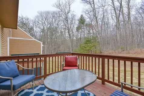 27 Seaver Brook Lane Plaistow NH 03865