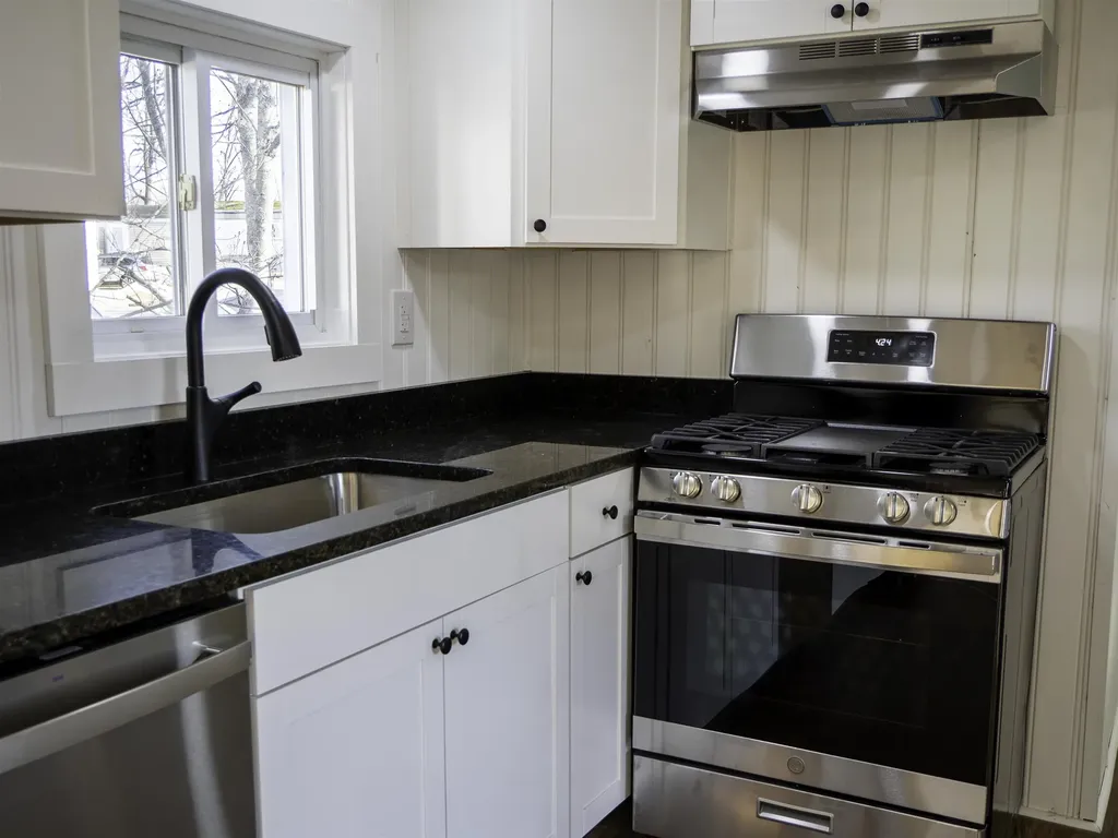 2 Peach Street Exeter NH 03833