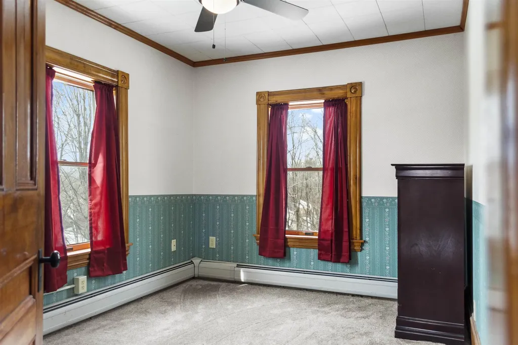 17 Northern Avenue Newport City VT 05855