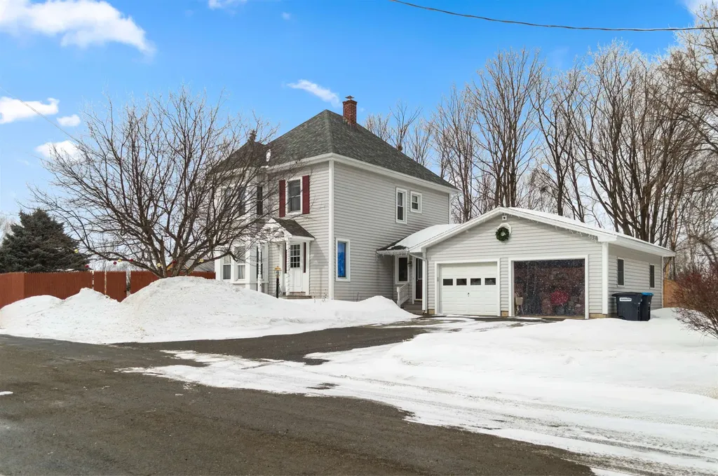 17 Northern Avenue Newport City VT 05855