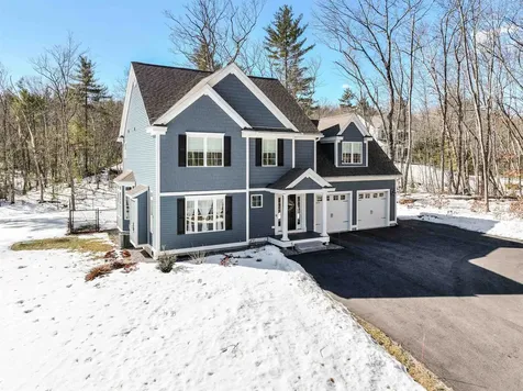 8 Green Road Raymond NH 03077