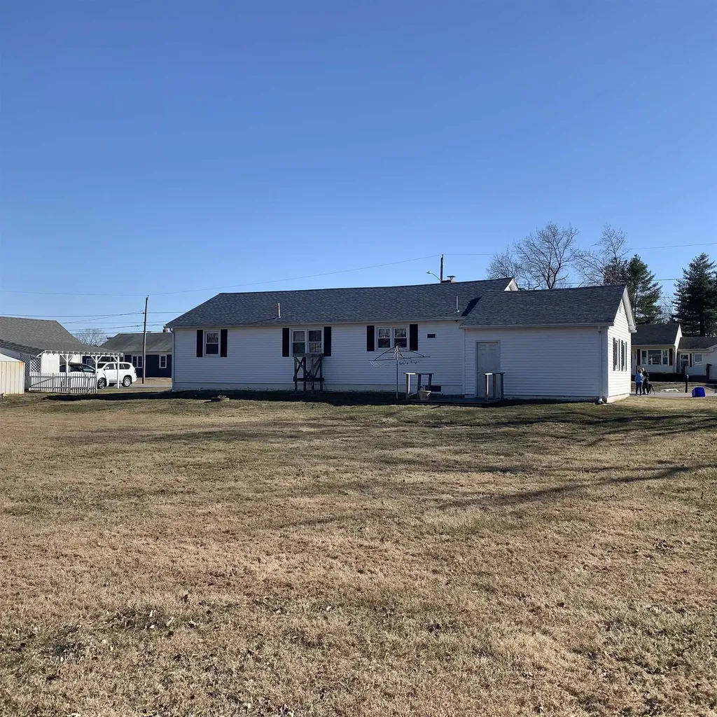 27 Midway Park Somersworth NH 03878