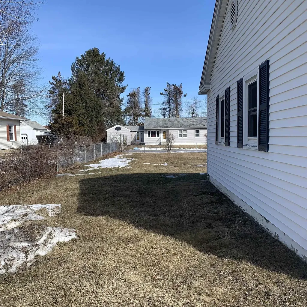 27 Midway Park Somersworth NH 03878