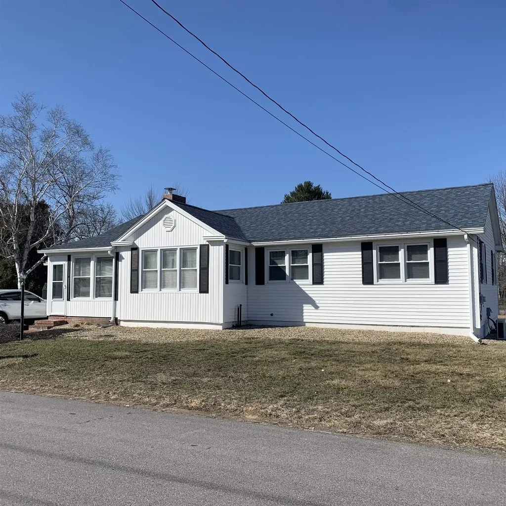 27 Midway Park Somersworth NH 03878