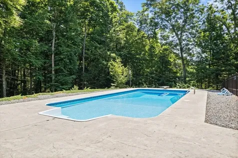 15 Overlook Road Newton NH 03858