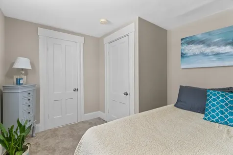 1042 Somerville Street Manchester NH 03103