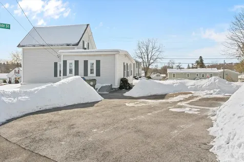 1042 Somerville Street Manchester NH 03103