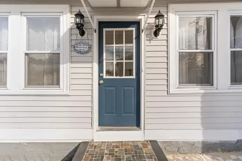 1042 Somerville Street Manchester NH 03103