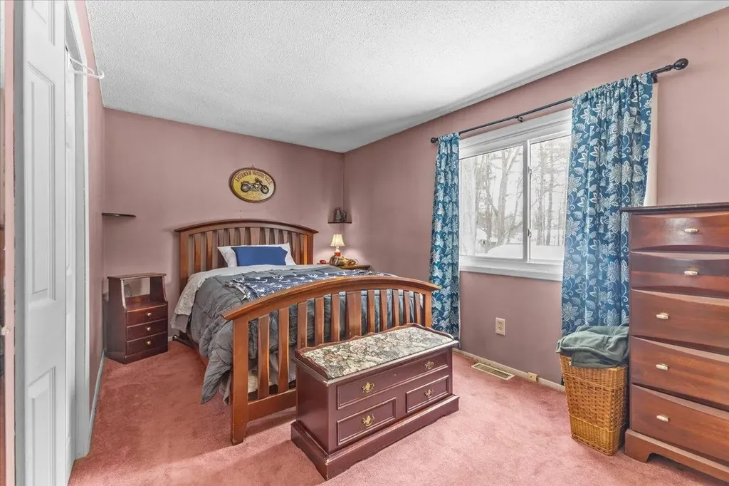9 Woodcrest Circle Milton VT 05468