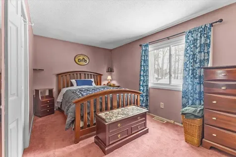 9 Woodcrest Circle Milton VT 05468