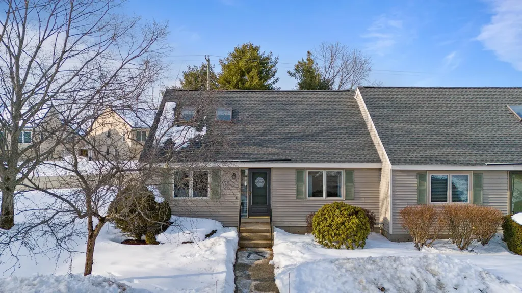 10 East Meadow Way Manchester NH 03109