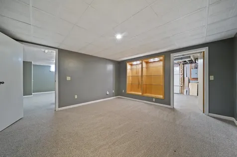 10 East Meadow Way Manchester NH 03109