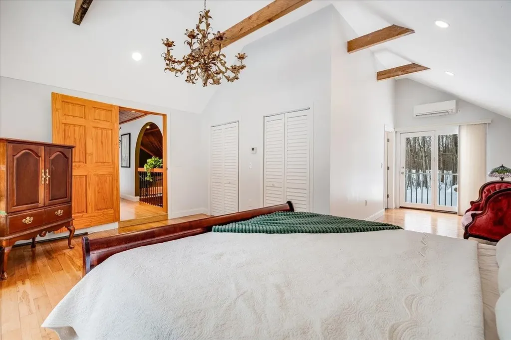 83 Old Wilton Road Mont Vernon NH 03057