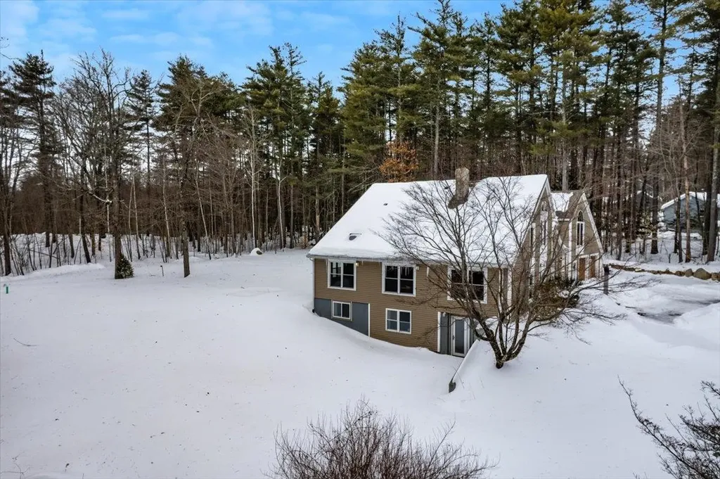 83 Old Wilton Road Mont Vernon NH 03057