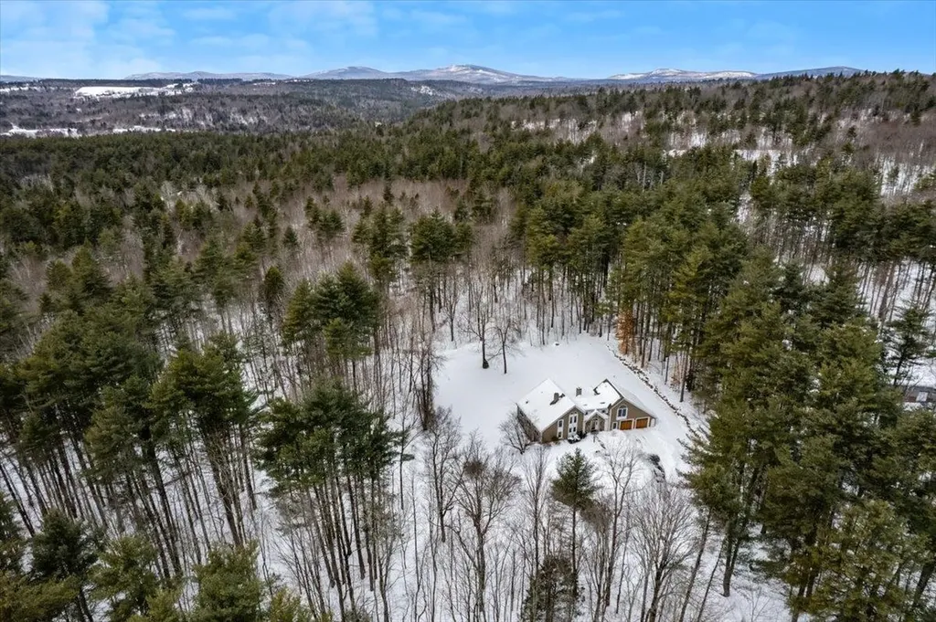 83 Old Wilton Road Mont Vernon NH 03057