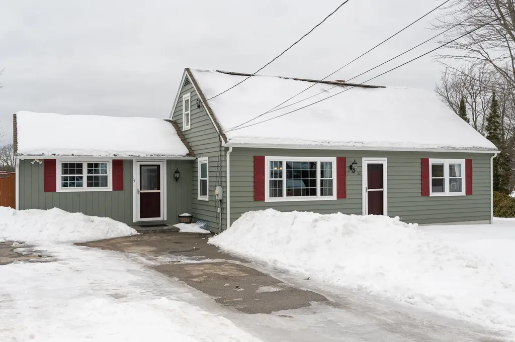 15 Mapleleaf Drive Nashua NH 03062