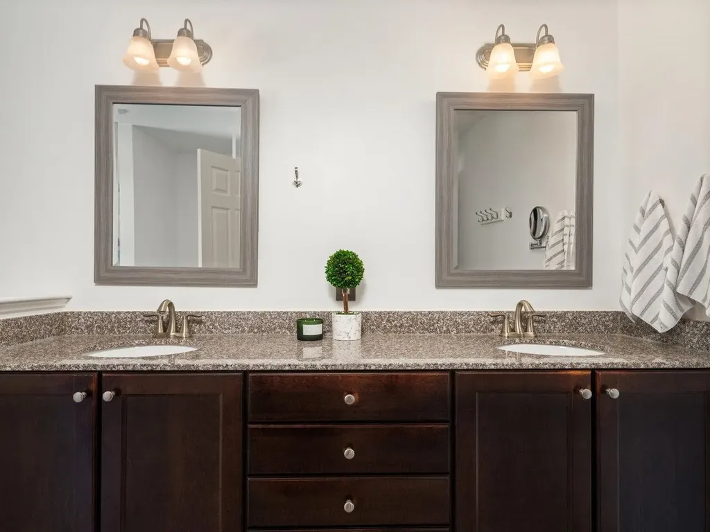89 Sommerfield Avenue South Burlington VT 05403
