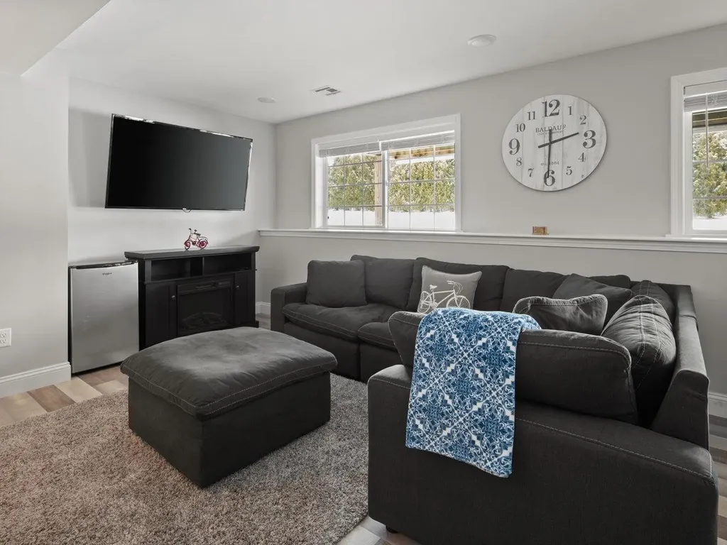 89 Sommerfield Avenue South Burlington VT 05403