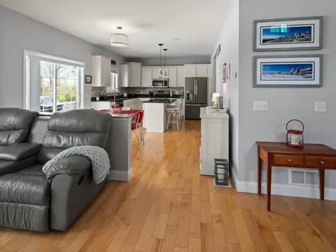 89 Sommerfield Avenue South Burlington VT 05403