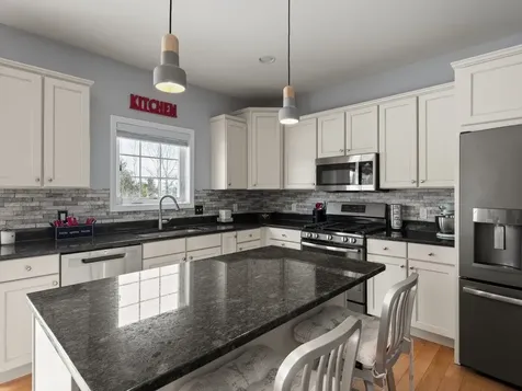 89 Sommerfield Avenue South Burlington VT 05403