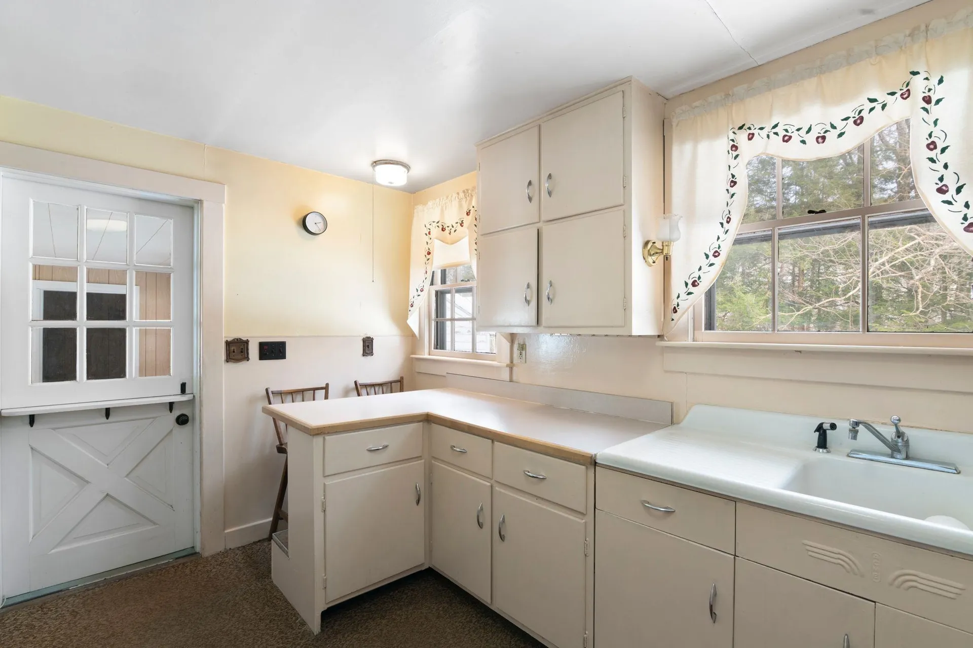 30 Leonard Road Dummerston VT 05301