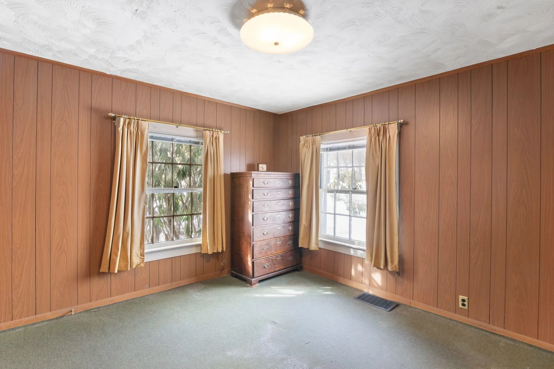 30 Leonard Road Dummerston VT 05301