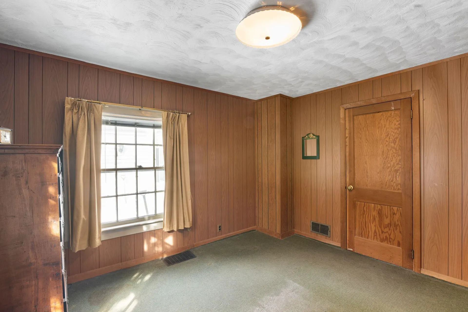 30 Leonard Road Dummerston VT 05301