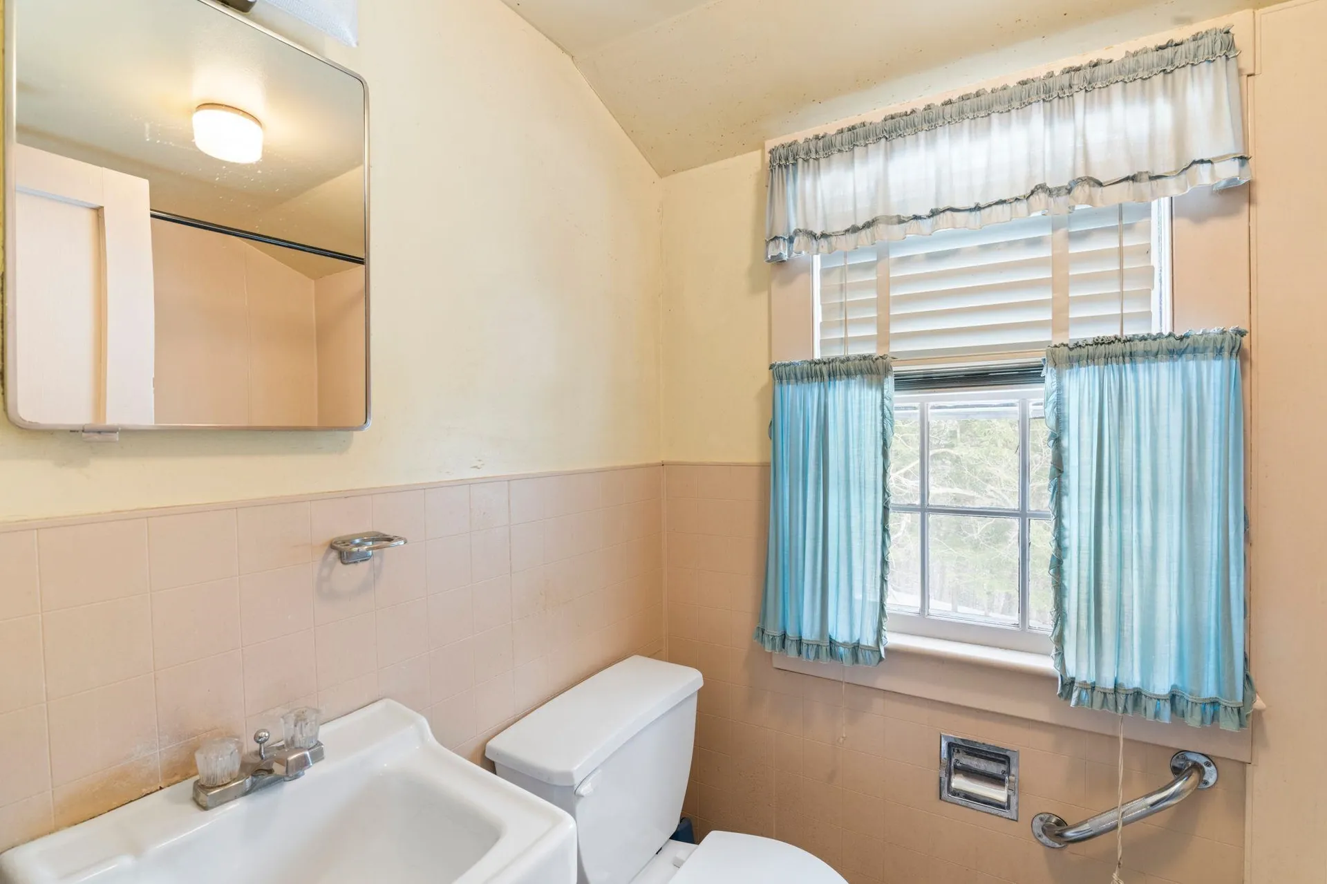 30 Leonard Road Dummerston VT 05301