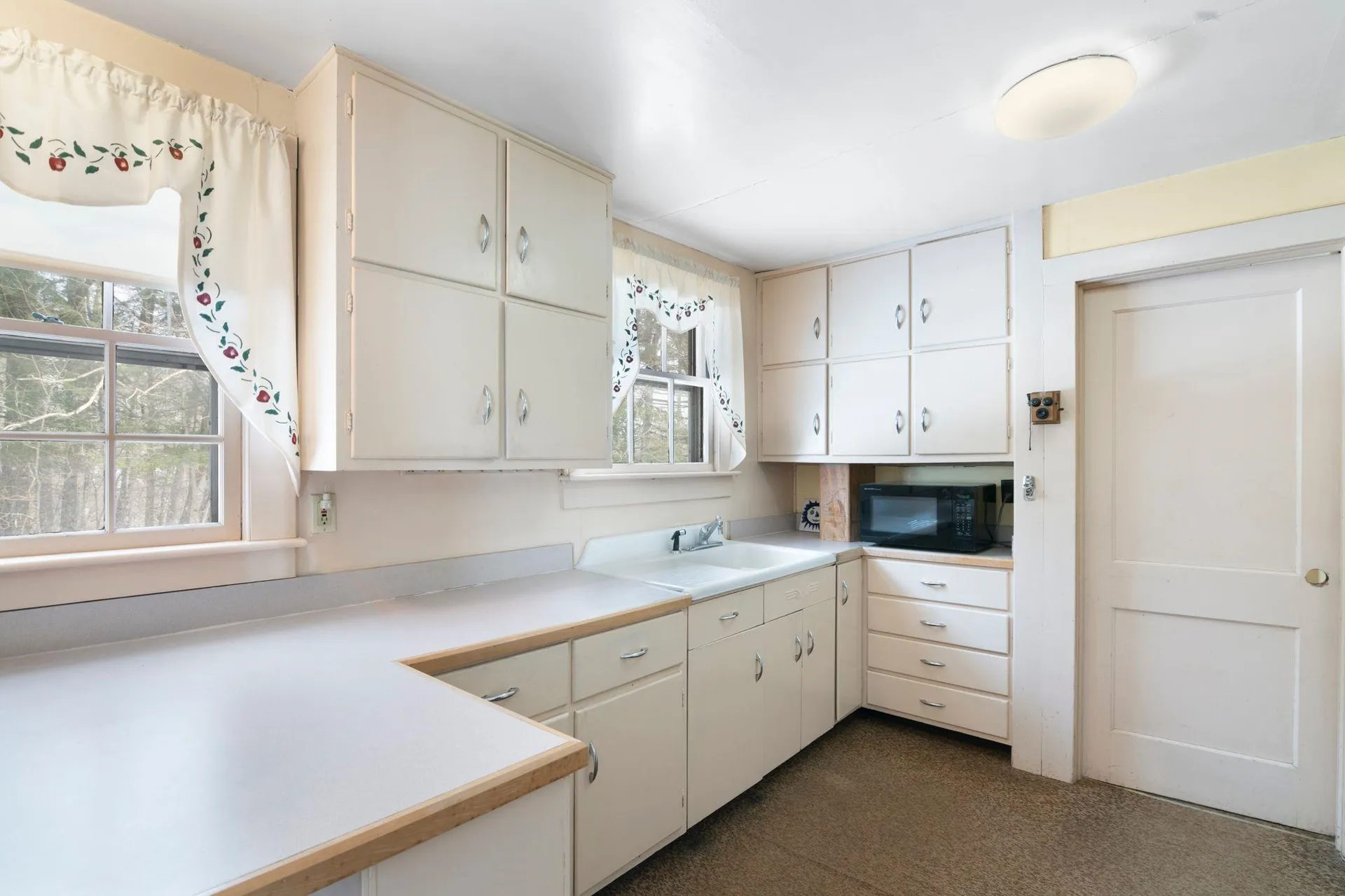 30 Leonard Road Dummerston VT 05301